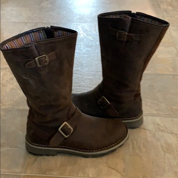 Boots - Picture 2 of 10